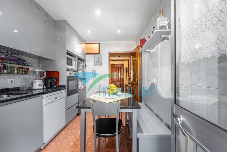 Apartamento T3 para Venda em Cidade da Maia Foto 6