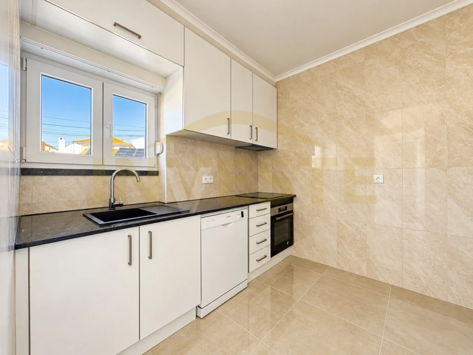 Apartamento T2 para Arrendamento em Alcabideche Foto 6