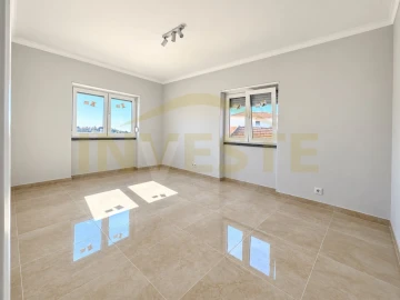 Apartamento T2 para Arrendamento em Alcabideche