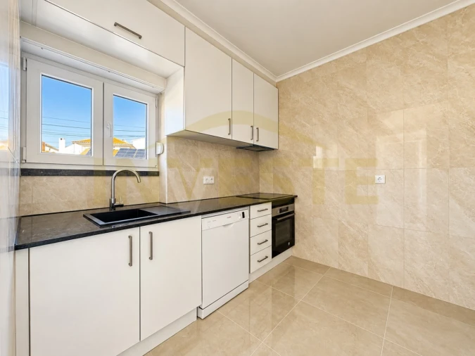 Apartamento T2 para Arrendamento em Alcabideche Foto 6
