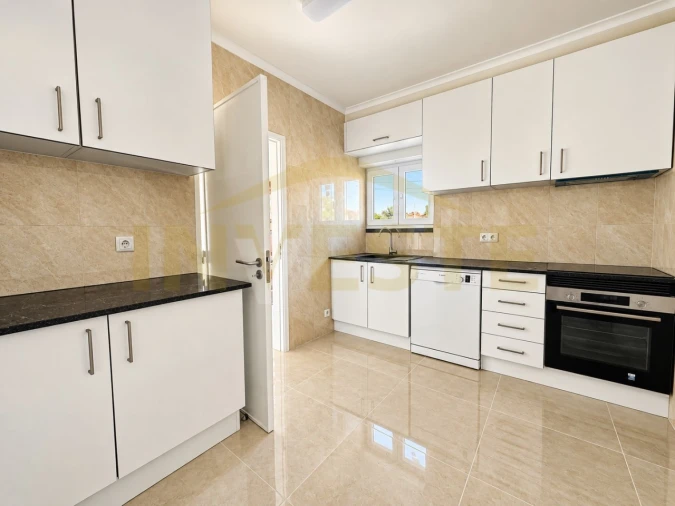 Apartamento T2 para Arrendamento em Alcabideche Foto 7