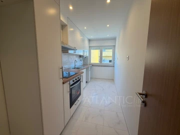 Apartamento T2 para Venda em Agualva e Mira-Sintra