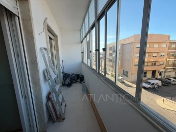 Apartamento T2 para Venda em Agualva e Mira-Sintra