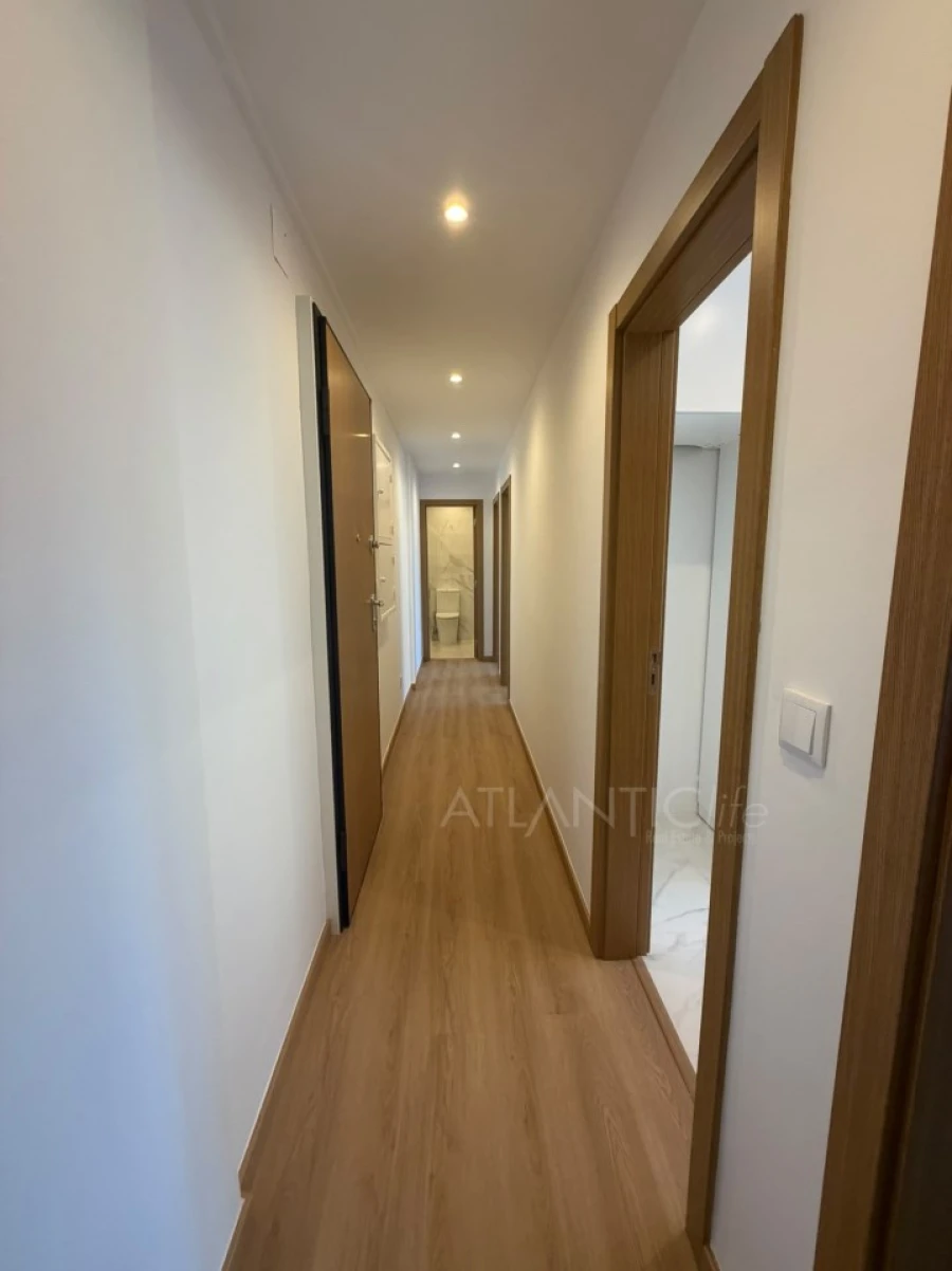 Apartamento T2 para Venda em Agualva e Mira-Sintra Foto 4
