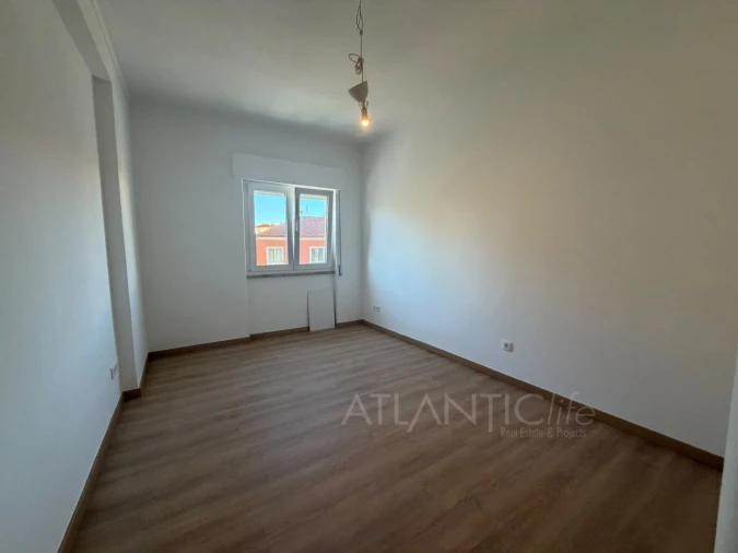 Apartamento T2 para Venda em Agualva e Mira-Sintra Foto 10