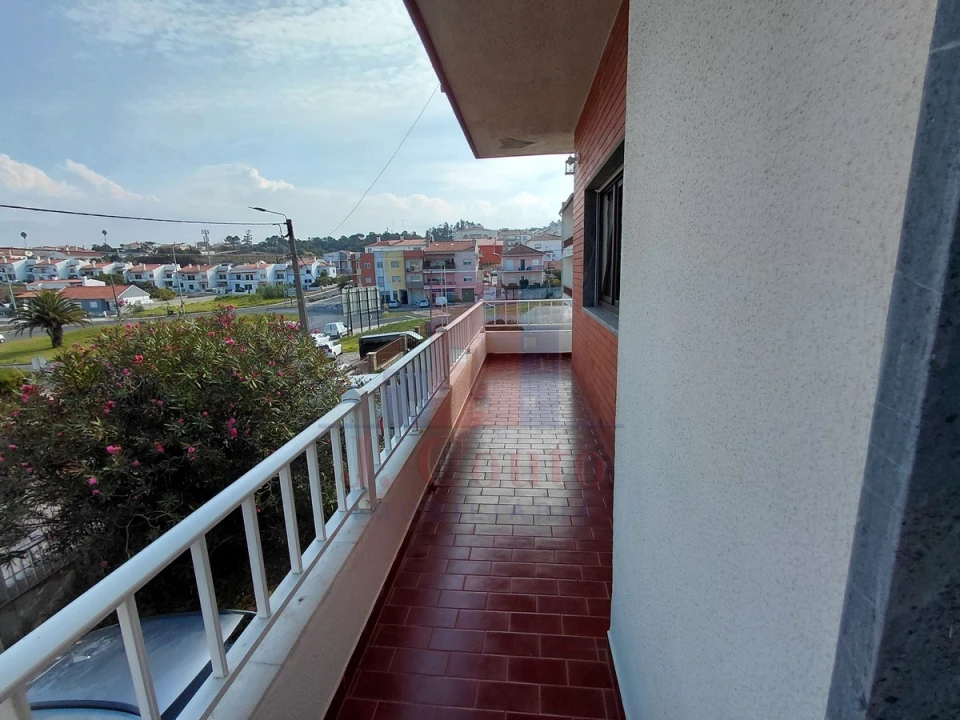 Apartamento T3 para Arrendamento em Nossa Senhora do Pópulo, Coto e São Gregório Foto 4