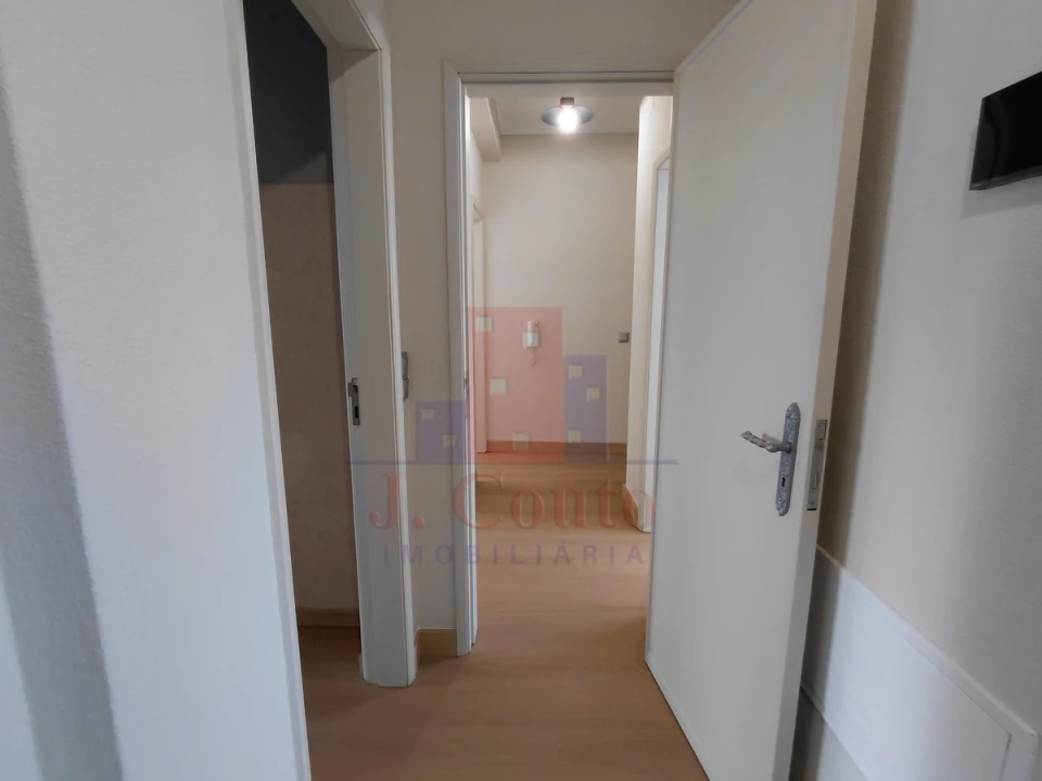 Apartamento T3 para Arrendamento em Nossa Senhora do Pópulo, Coto e São Gregório Foto 15