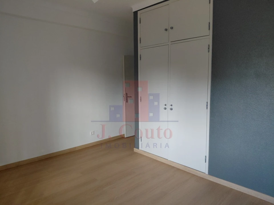 Apartamento T3 para Arrendamento em Nossa Senhora do Pópulo, Coto e São Gregório Foto 19