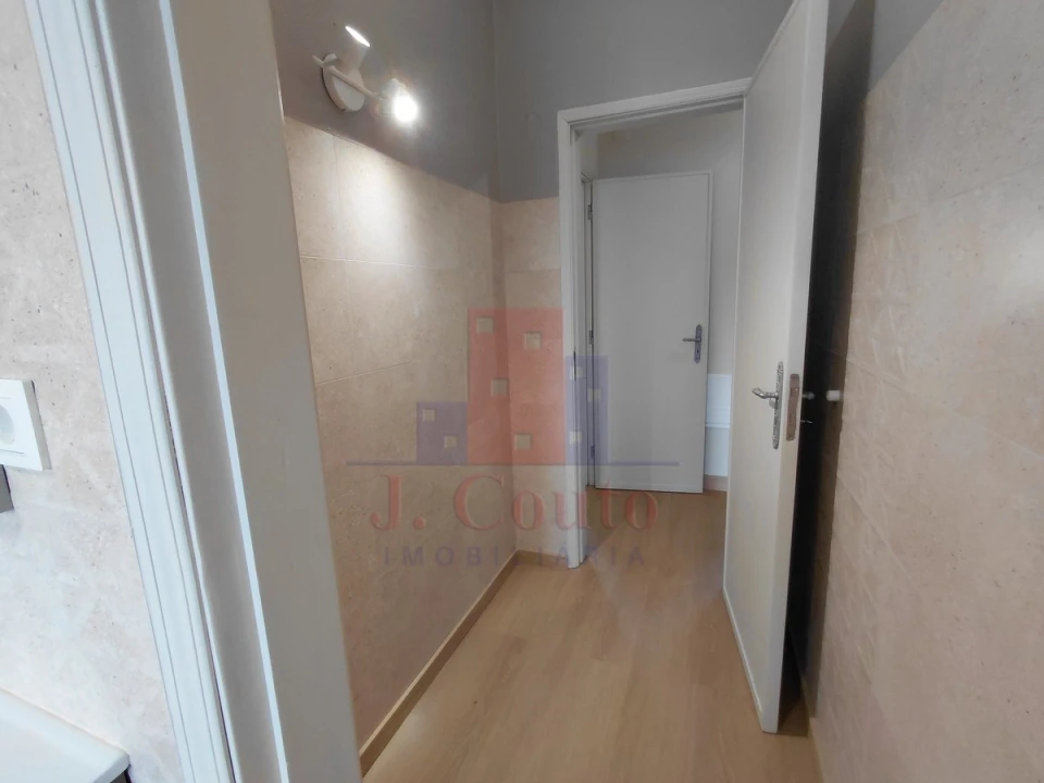 Apartamento T3 para Arrendamento em Nossa Senhora do Pópulo, Coto e São Gregório Foto 22
