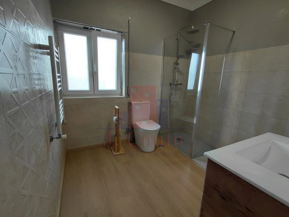 Apartamento T3 para Arrendamento em Nossa Senhora do Pópulo, Coto e São Gregório Foto 23