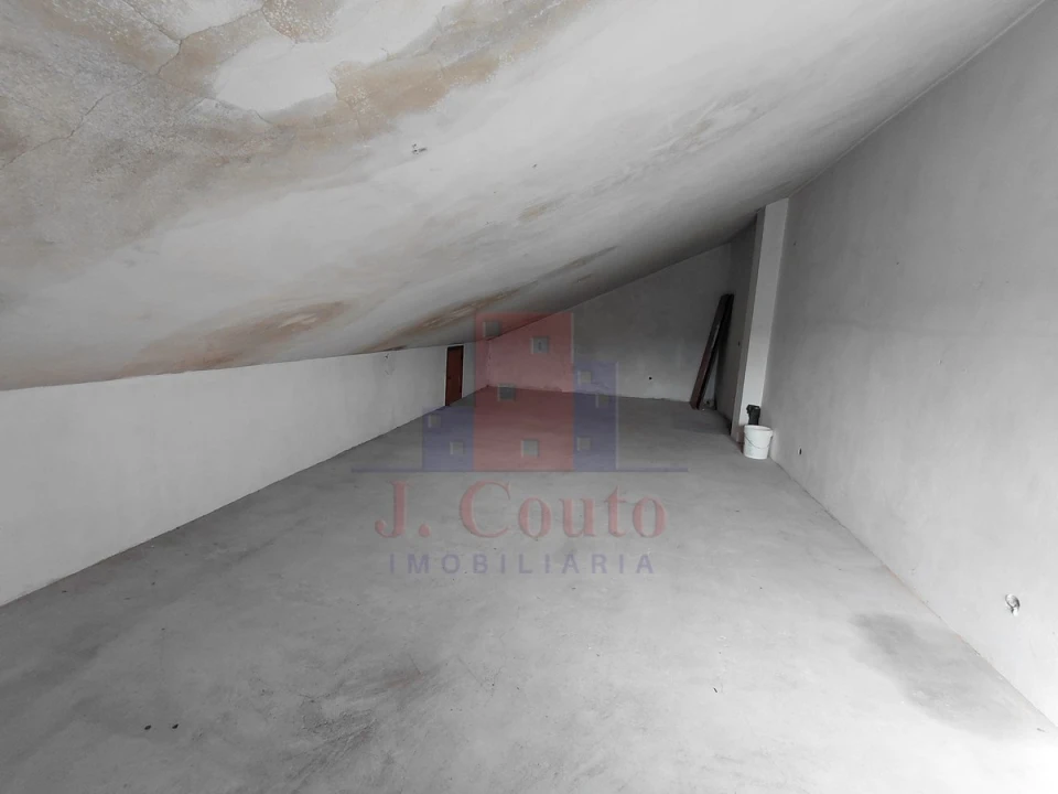 Apartamento T3 para Arrendamento em Nossa Senhora do Pópulo, Coto e São Gregório Foto 33