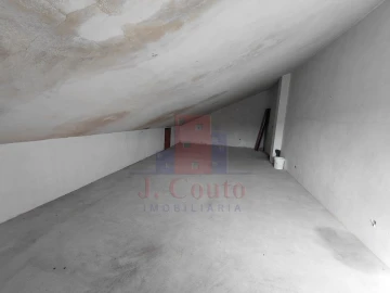 Apartamento T3 para Arrendamento em Nossa Senhora do Pópulo, Coto e São Gregório