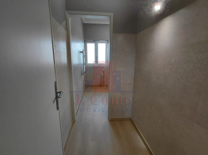 Apartamento T3 para Arrendamento em Nossa Senhora do Pópulo, Coto e São Gregório Foto 21