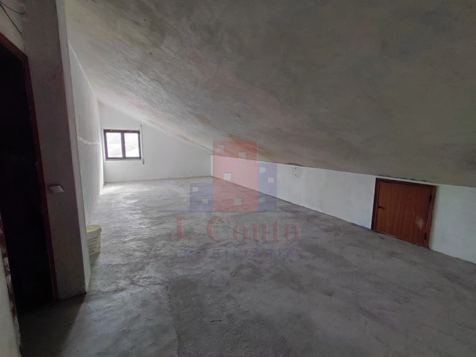 Apartamento T3 para Arrendamento em Nossa Senhora do Pópulo, Coto e São Gregório Foto 32