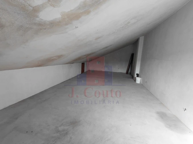 Apartamento T3 para Arrendamento em Nossa Senhora do Pópulo, Coto e São Gregório Foto 33