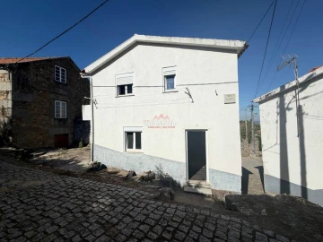 Moradia T3 para Venda em Melo e Nabais