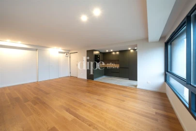 Apartamento T2 para Arrendamento em Urgezes