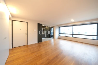 Apartamento T2 para Arrendamento em Urgezes