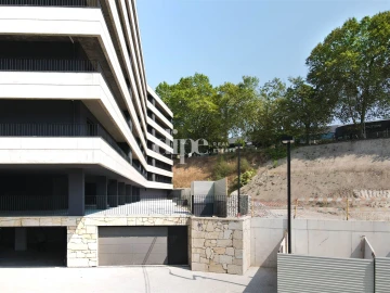 Apartamento T2 para Arrendamento em Urgezes