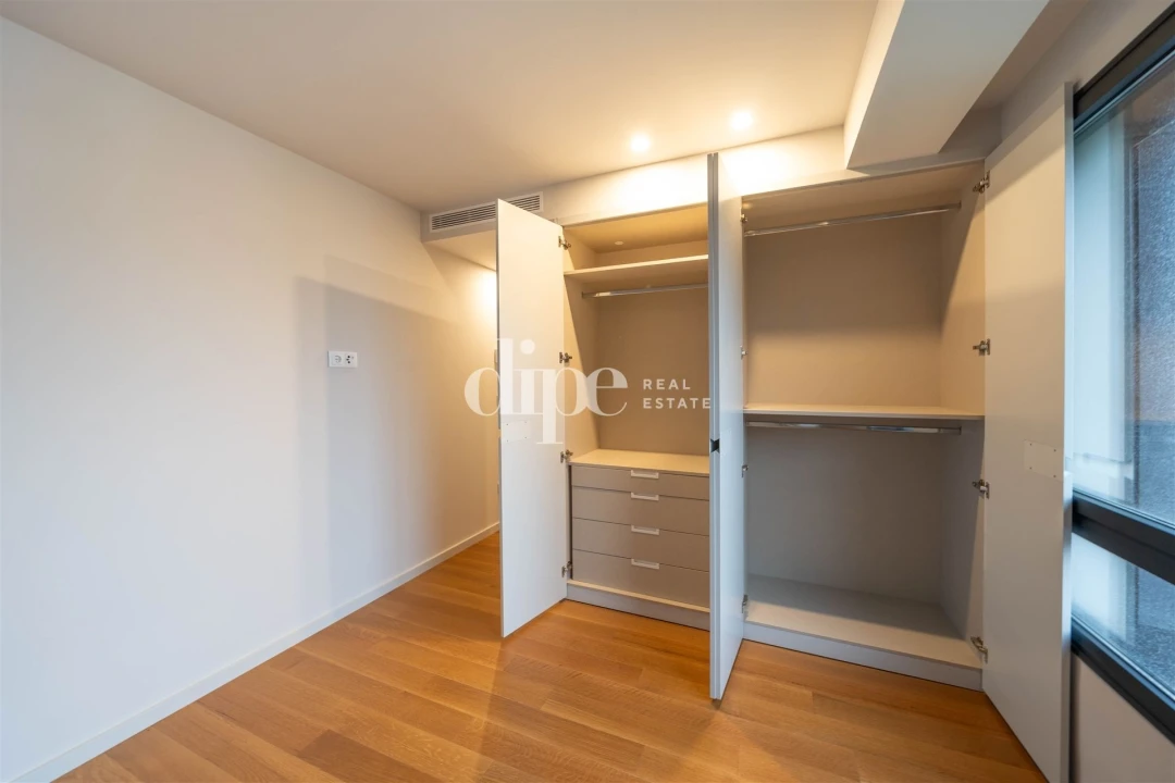 Apartamento T2 para Arrendamento em Urgezes Foto 14
