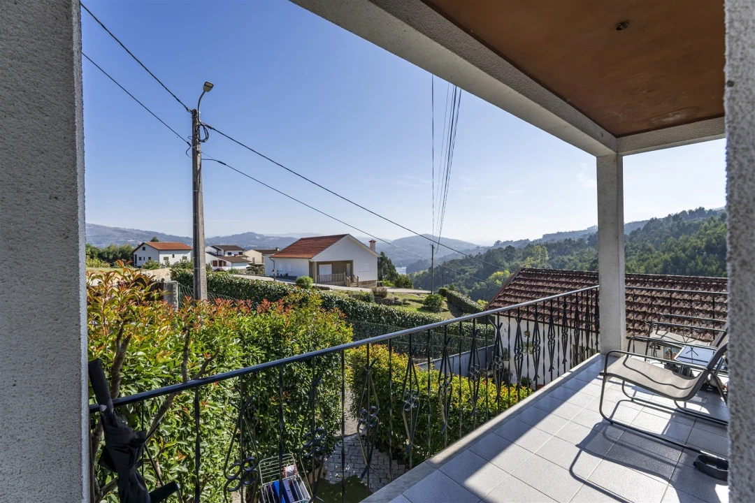 Moradia T2 para Venda em Abragão Foto 28