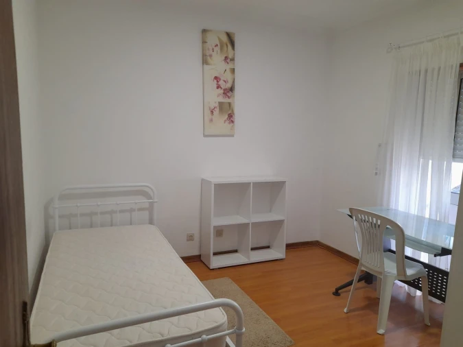 Quarto para Arrendamento em Sé Nova, Santa Cruz, Almedina e São Bartolomeu Foto 17