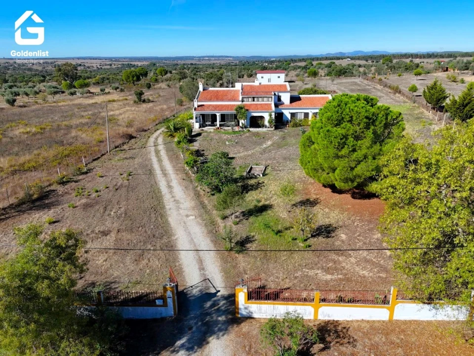 Moradia T5 para Venda em Espírito Santo, Nossa Senhora da Graça e São Simão Foto 6