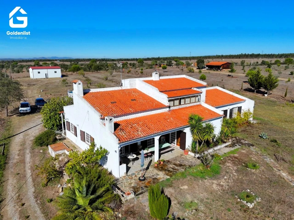 Moradia T5 para Venda em Espírito Santo, Nossa Senhora da Graça e São Simão Foto 37