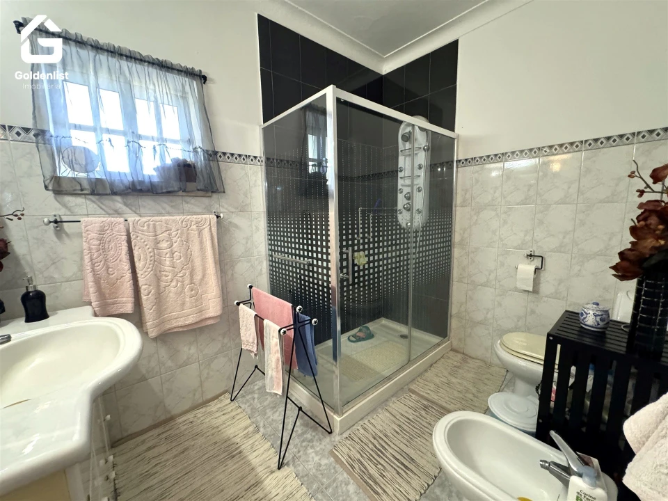 Moradia T5 para Venda em Espírito Santo, Nossa Senhora da Graça e São Simão Foto 29