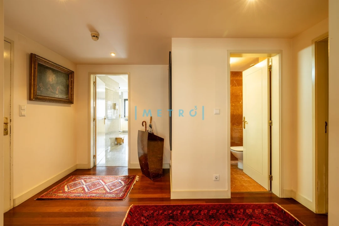 Apartamento T4 para Venda em Aldoar, Foz do Douro e Nevogilde Foto 2
