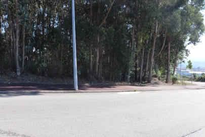 Terreno Comércio / Armazém para Venda em Lordelo