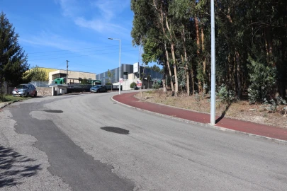 Terreno Comércio / Armazém para Venda em Lordelo