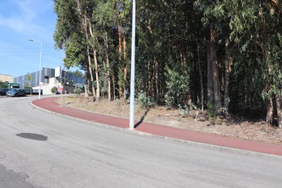 Terreno Comércio / Armazém para Venda em Lordelo