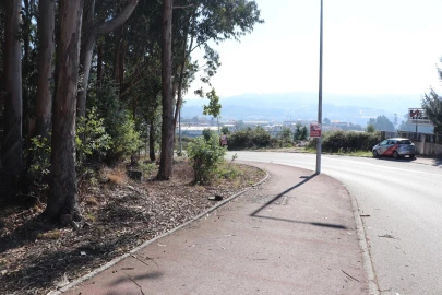 Terreno Comércio / Armazém para Venda em Lordelo