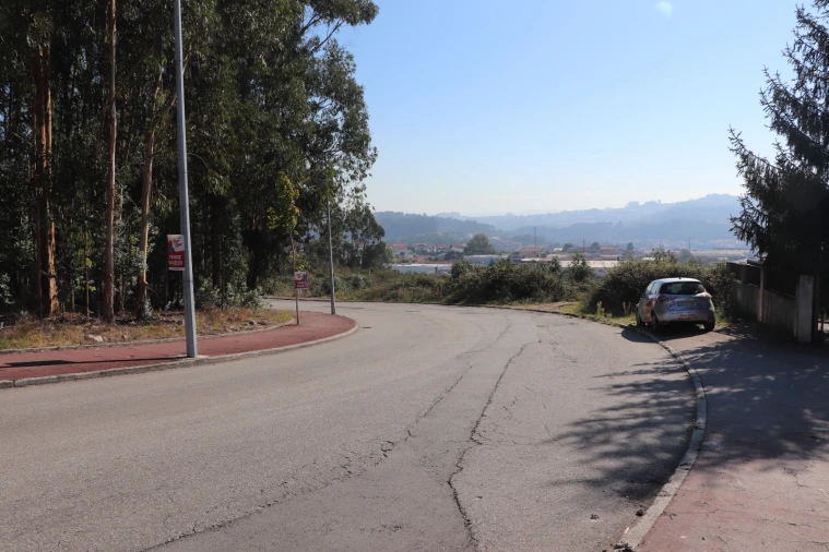 Terreno Comércio / Armazém para Venda em Lordelo Foto 9