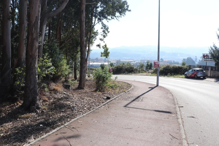 Terreno Comércio / Armazém para Venda em Lordelo Foto 10