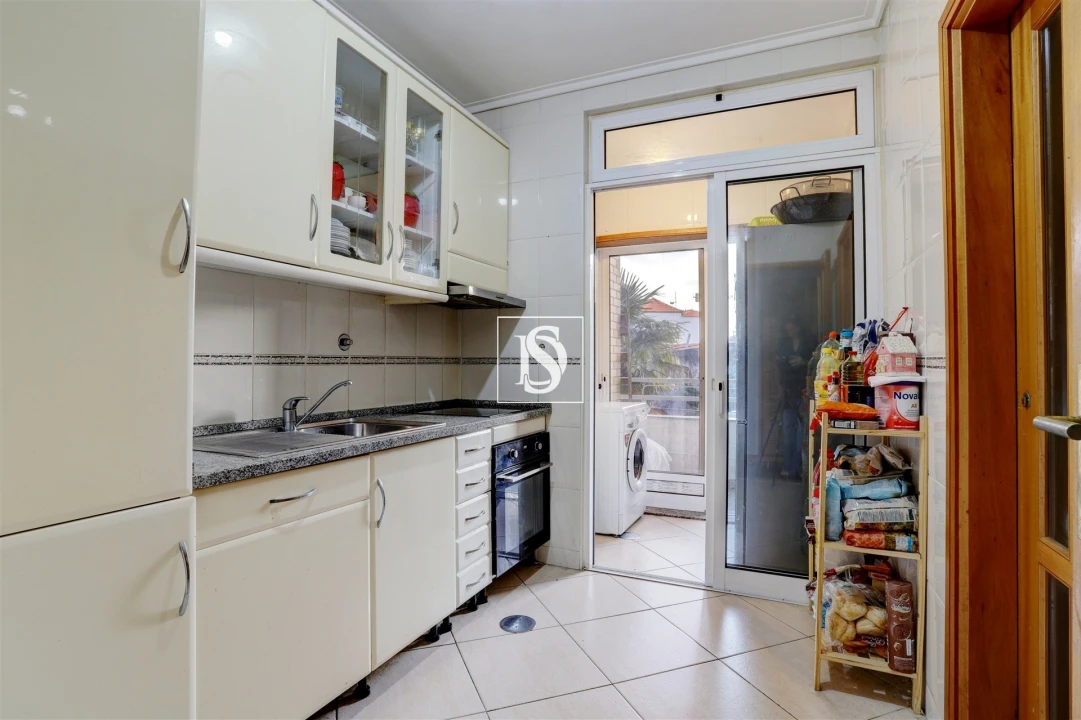 Apartamento T2 para Venda em Mafamude e Vilar do Paraíso Foto 5