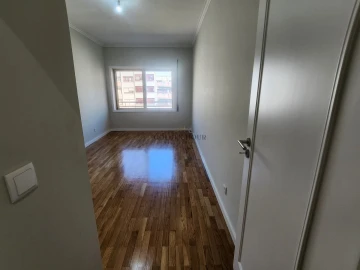 Apartamento T1 para Venda em Madalena