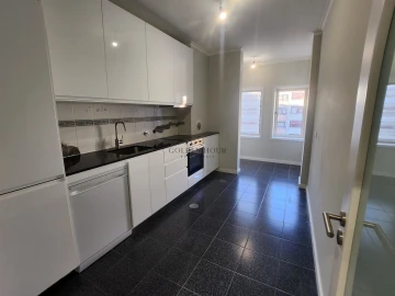 Apartamento T1 para Venda em Madalena