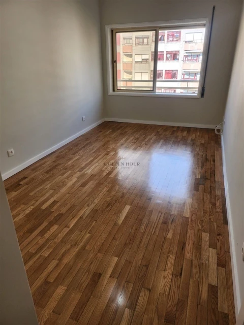 Apartamento T1 para Venda em Madalena