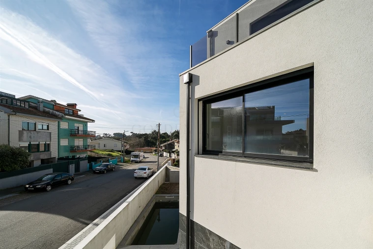 Moradia T5 para Venda em Madalena Foto 31