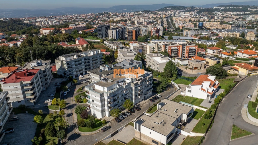 Apartamento T3 para Venda em Nogueira, Fraião e Lamaçães Foto 30