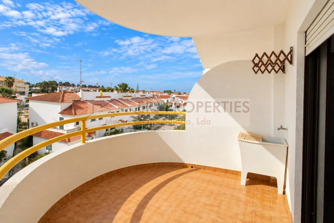 Apartamento para Venda em Altura Foto 3