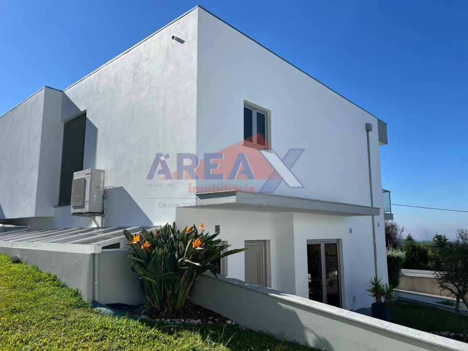 Moradia T4 para Venda em Branca Foto 6