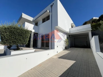 Moradia T4 para Venda em Branca