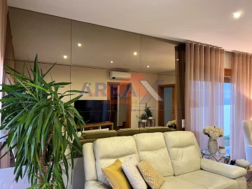 Moradia T4 para Venda em Branca