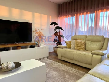 Moradia T4 para Venda em Branca