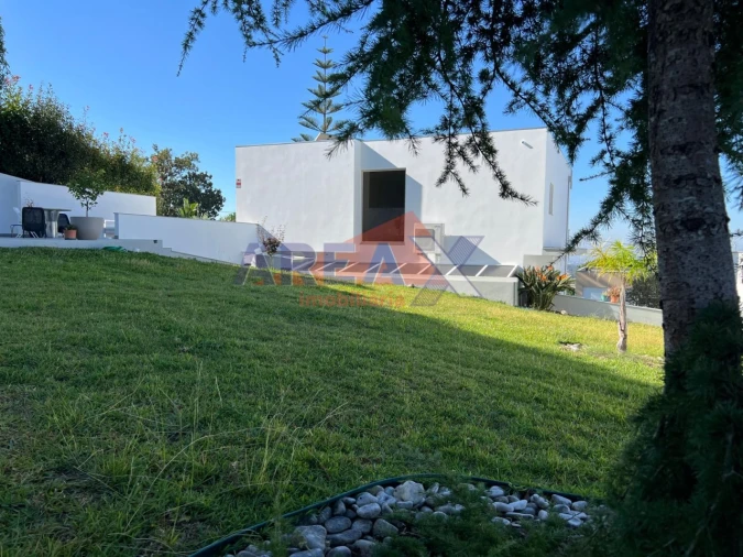 Moradia T4 para Venda em Branca Foto 7