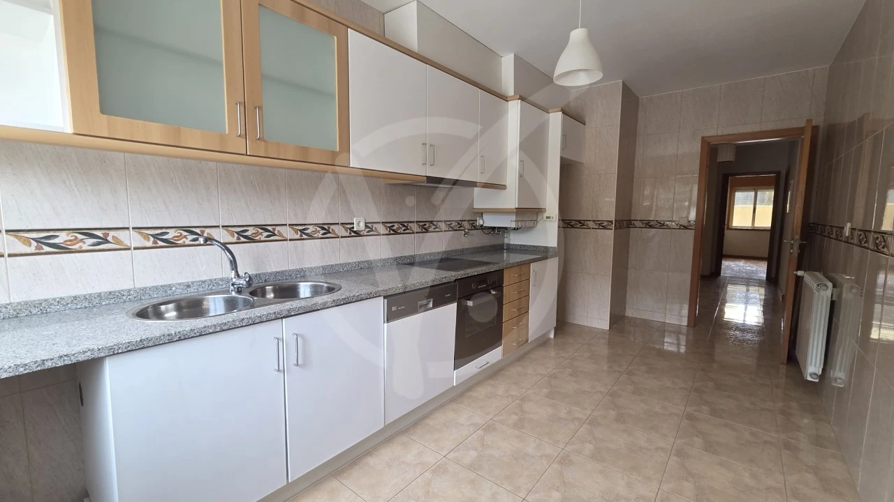 Apartamento T3 para Venda em Aver-O-Mar, Amorim e Terroso Foto 3
