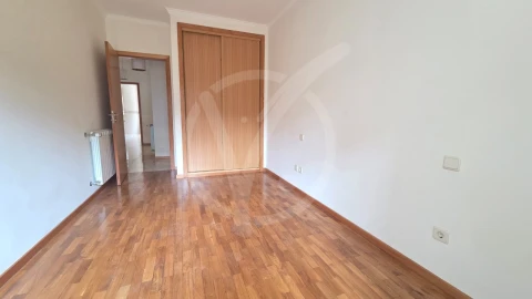 Apartamento T3 para Venda em Aver-O-Mar, Amorim e Terroso